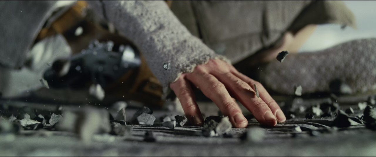 Star Wars - The Last Jedi (2017) BluRay Hindi + English 720p 10bit HEVC HE-AAC 5.1 ESub.mkv.0001